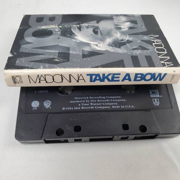 Madonna – Take a Bow Cassette Single Maverick/Warner Bros 1994 Pop Collectible - Picture 3 of 3